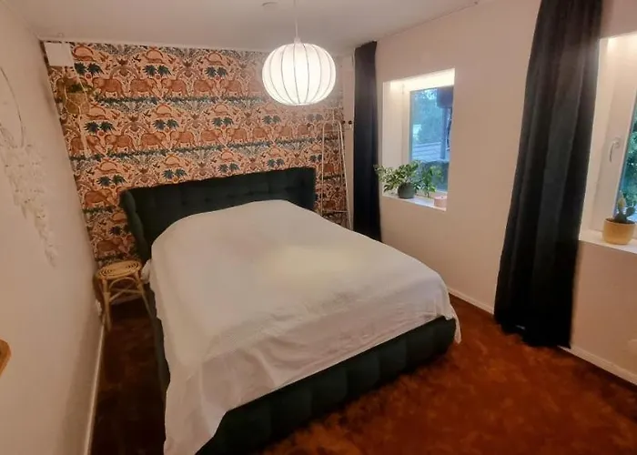 Nyrenoverad Stor 15 Mintuer Fran Centrum Villa