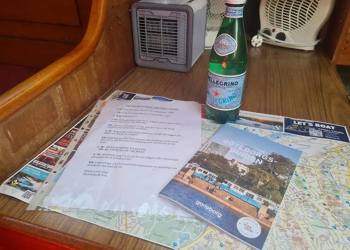 Downtown Sailboat - Vega 2