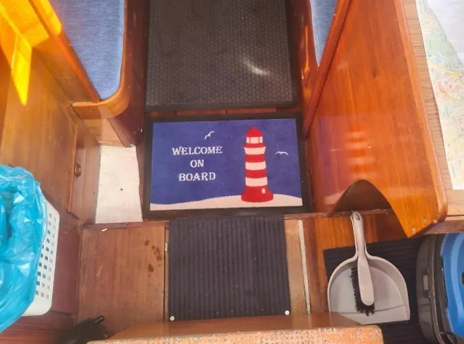 Downtown Sailboat - Vega 2 Tekne Göteborg