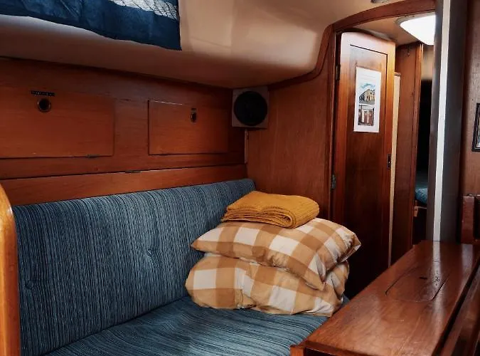 Downtown Sailboat - Vega 1 Hotel en barco Gotemburgo