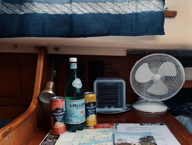 Hotel en barco Downtown Sailboat - Vega 1