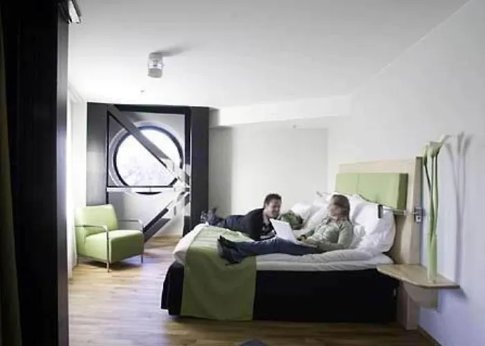 Hotel Quality 11 & Eriksbergshallen Gothenburg
