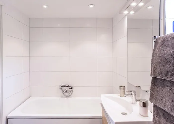 Downtown In - Free Parking *