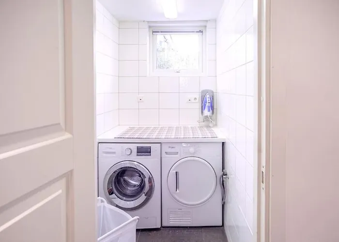 Downtown In - Free Parking