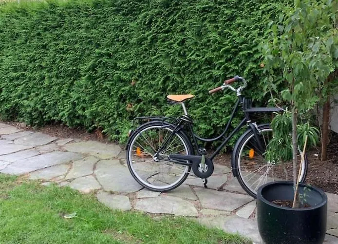 Charmigt Radhus I Centrala Villa *