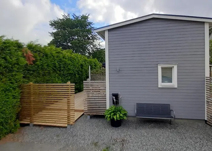 Дом отдыха Tiny Grey House With Loft, 15 Min From Center