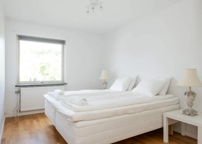 Проживание в семье White & Bright In A Shared Гётеборг