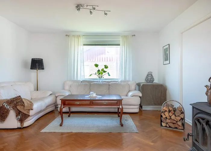 White & Bright In A Shared Privat bolig