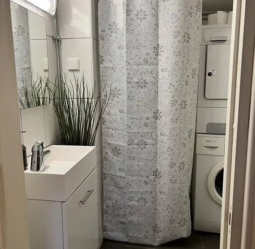 Kaellarlaegenhet Oergryte Daire