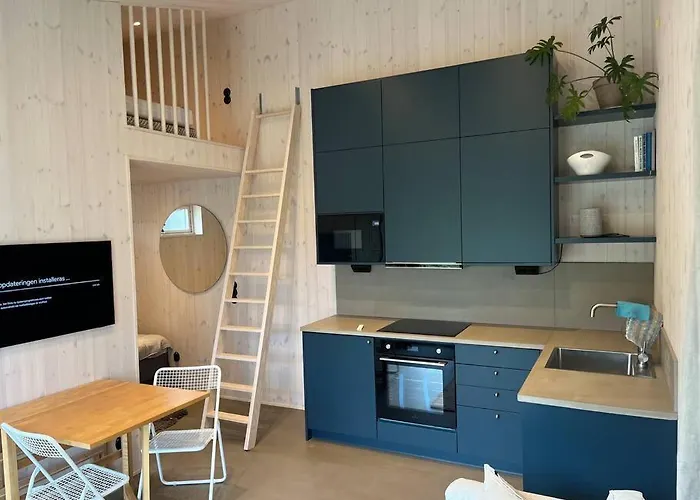 Mysigt Attefallshus Med Naerhet Och Hav *