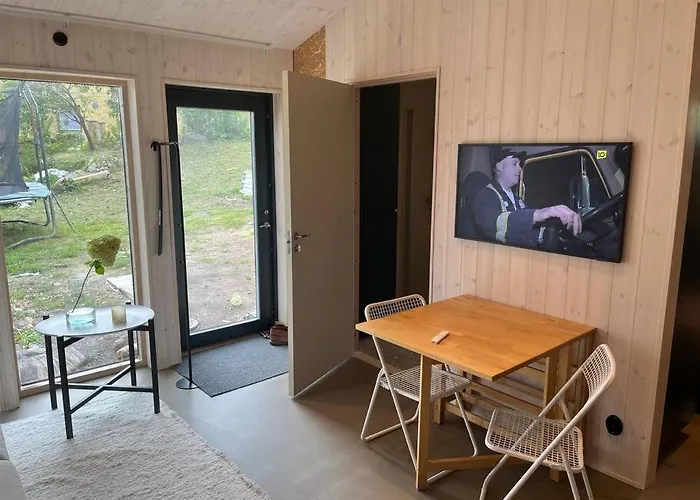 Mysigt Attefallshus Med Naerhet Och Hav Apartment