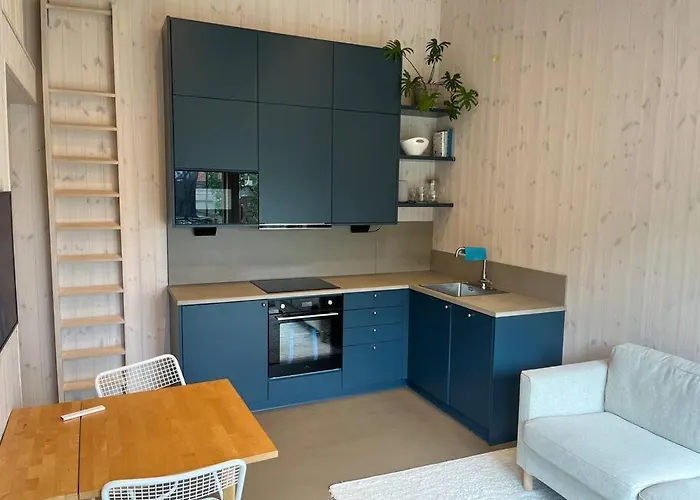 Apartment Mysigt Attefallshus Med Naerhet Och Hav Gothenburg