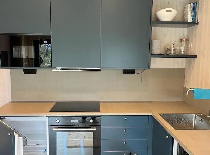 Mysigt Attefallshus Med Naerhet Och Hav