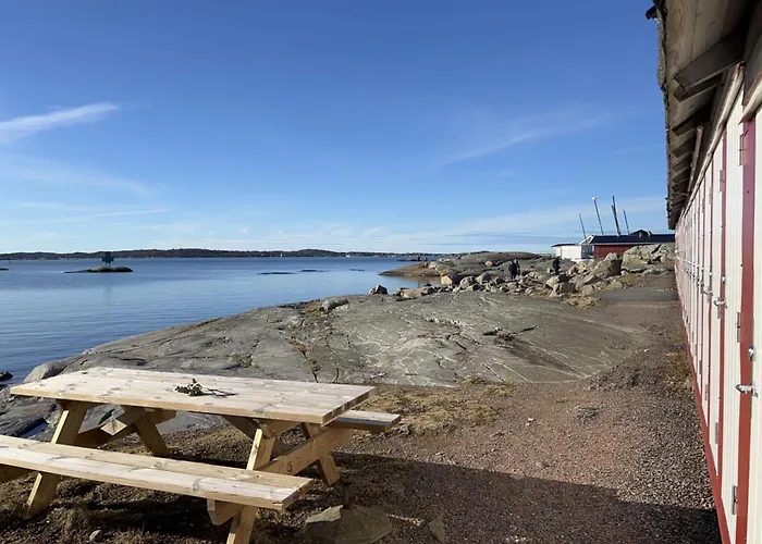 Apartment Mysigt Attefallshus Med Naerhet Och Hav