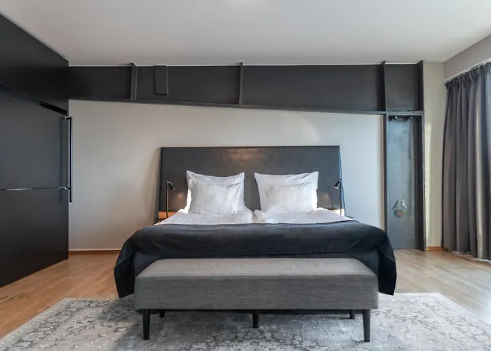 Hotel Quality 11 & Eriksbergshallen 4*