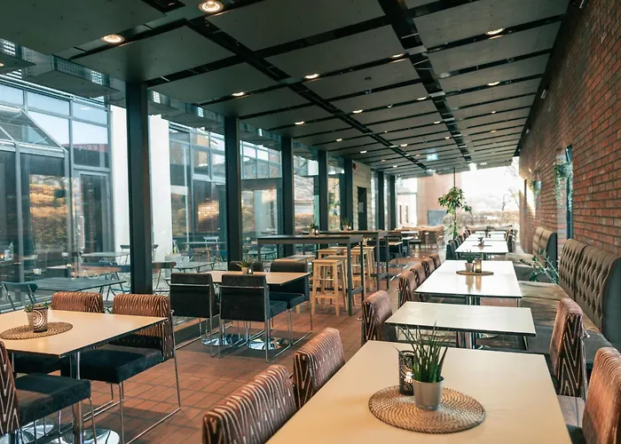 Quality 11 & Eriksbergshallen Hotell 4*