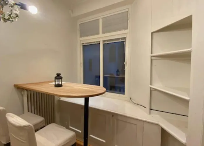 Comfortable In Centre