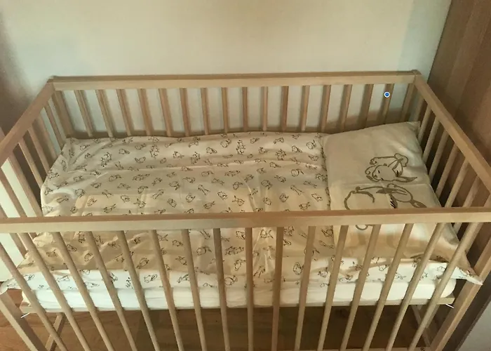 Luxurious With Free Parking