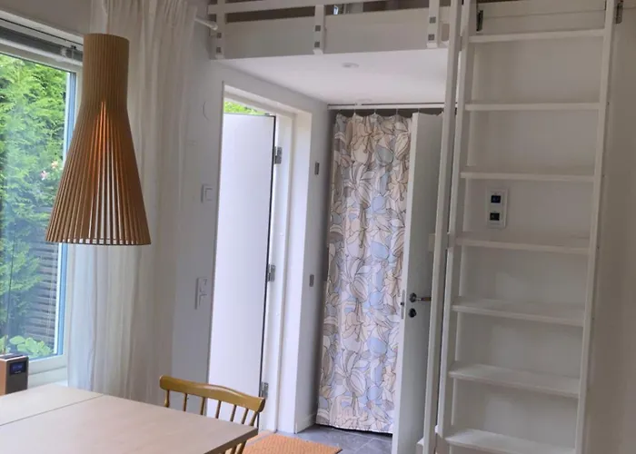 Tiny Grey House With Loft, 15 Min From Center Дом отдыха Гётеборг