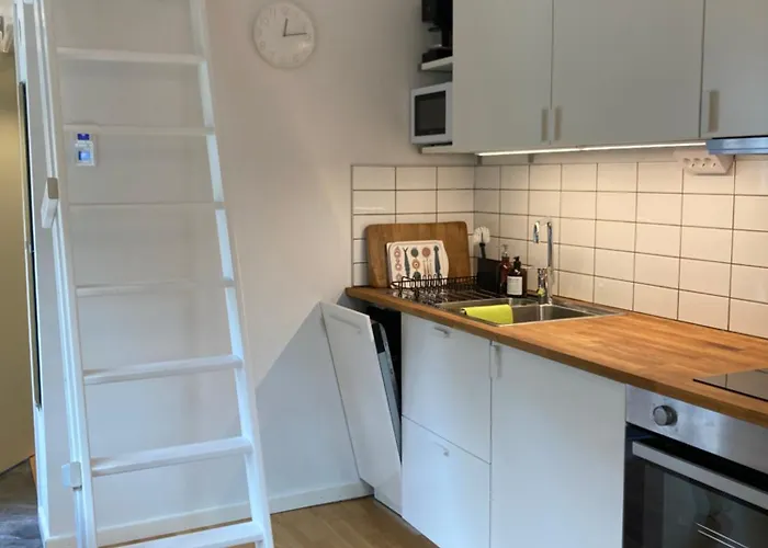 Tiny Grey House With Loft, 15 Min From Center Дом отдыха