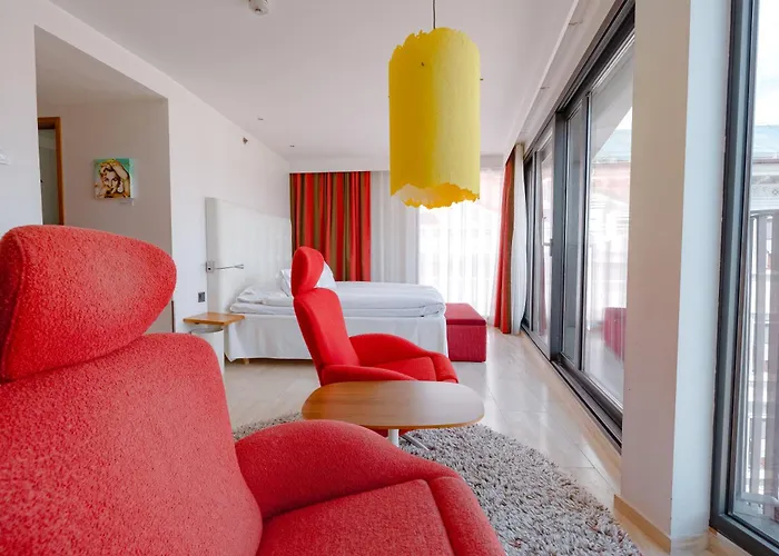 Отель Avalon 4*