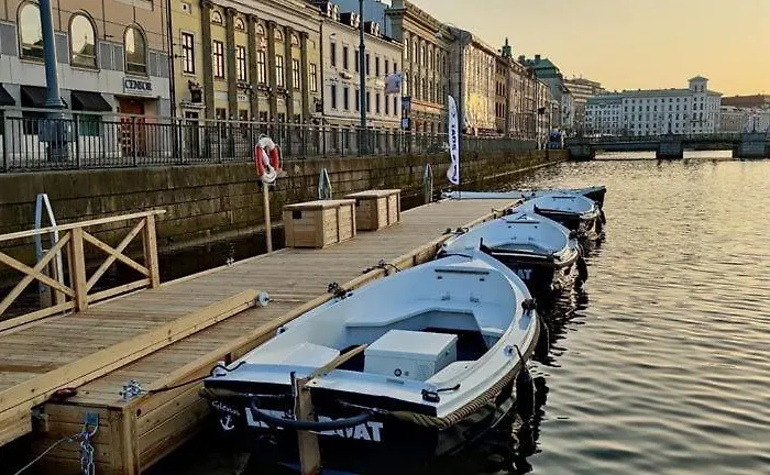 Downtown Sailboat - Vega 1 *