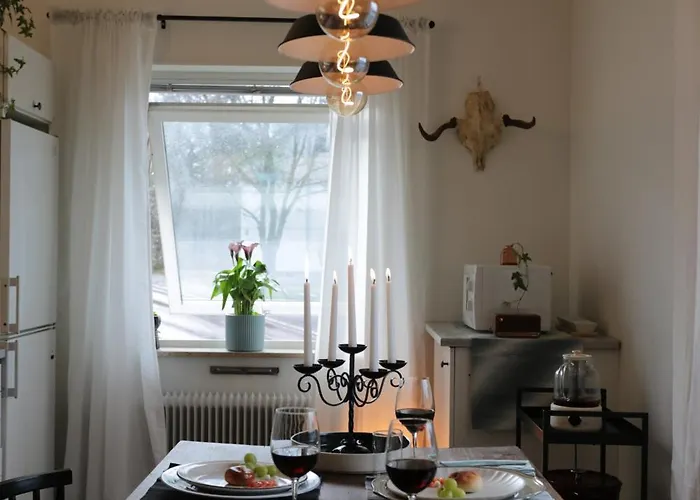 Haha Nordic Partille Large 3br For 7 Guests With 2 Kitchens, Garden & Parking * Göteborg