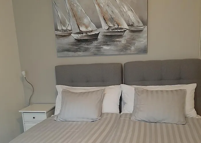 Kungssten Bed & Breakfast 3*