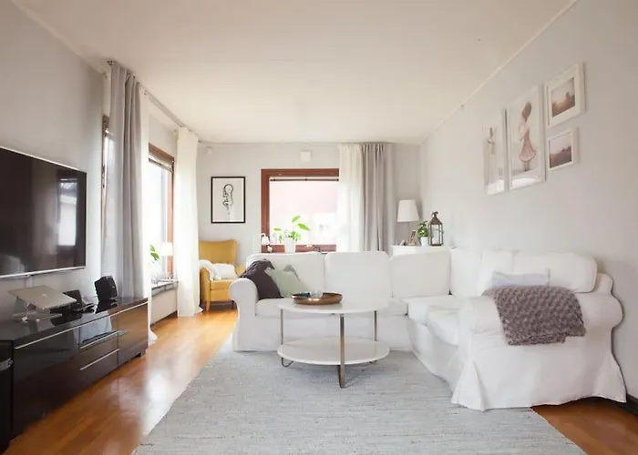 With Pool Close To Villa Gothenburg