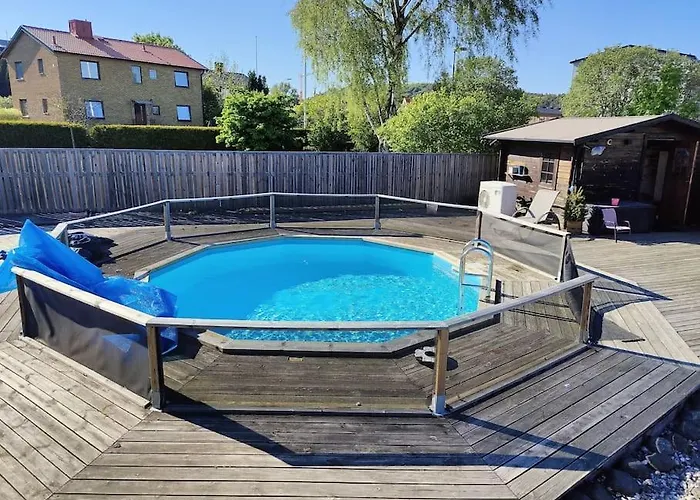 With Pool Close To 빌라 *