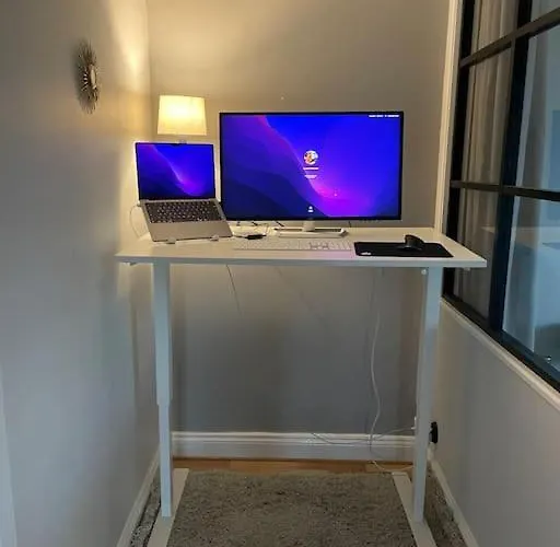 Rymlig Och Modern Laegenhet I Lugnt Laege *