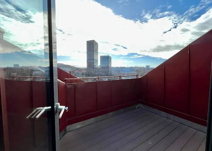 Luxurious Flat With A Private Rooftop Terrace Gothenburg