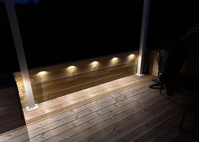 Backstugan - Litet Hus Med Storslaget Laege