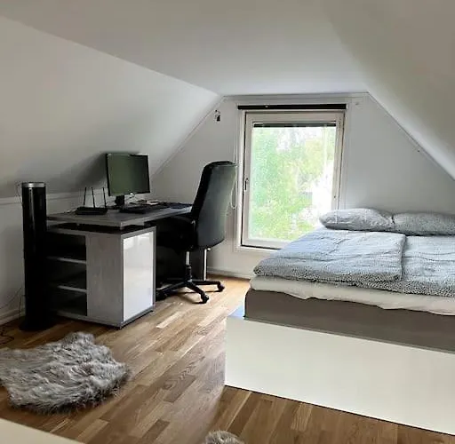 Mysigt Hus Med & Jacuzzi I Olofstorp *