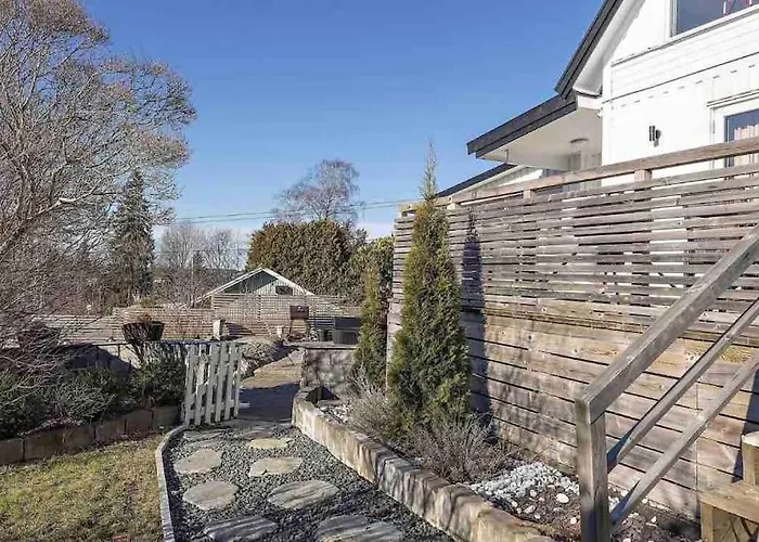 Mysigt Hus Med & Jacuzzi I Olofstorp Villa