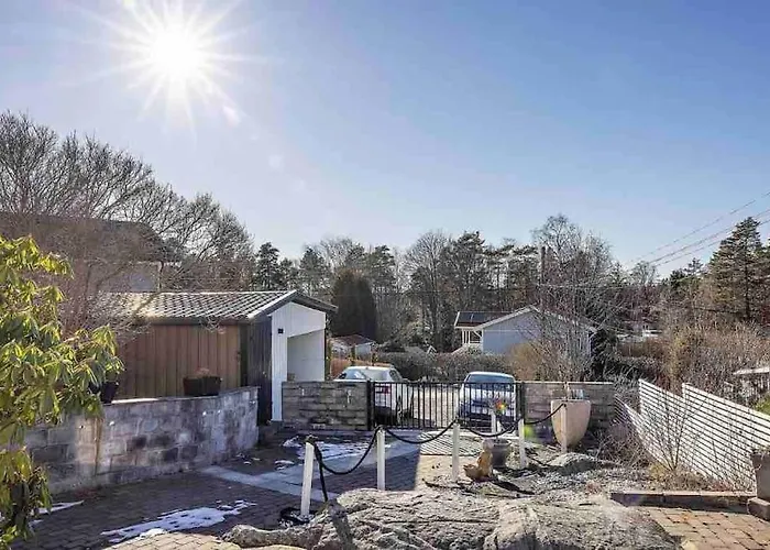 Mysigt Hus Med & Jacuzzi I Olofstorp