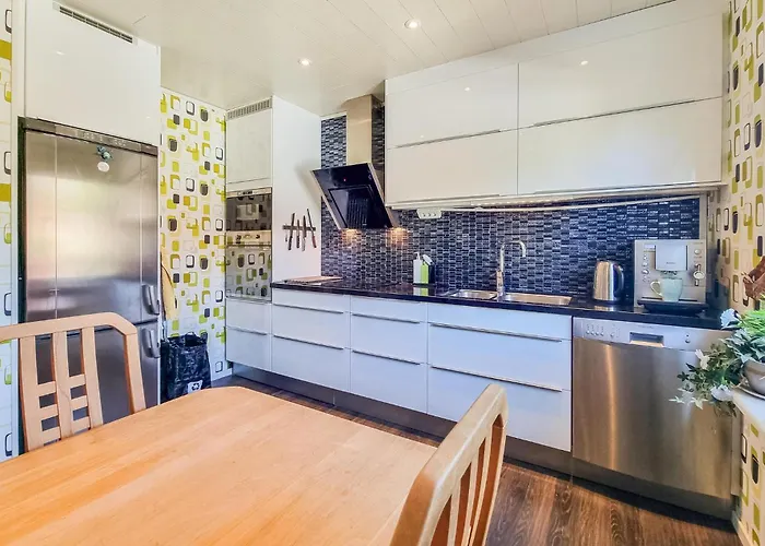 Дом отдыха Lovely In With Kitchen Гётеборг