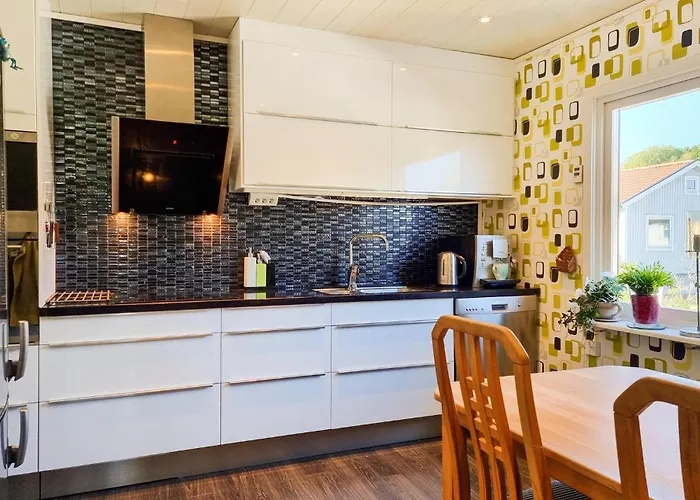 Lovely In With Kitchen Holiday home