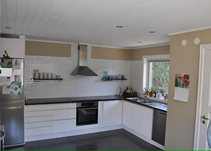 House By The Sea, Naeset Villa *