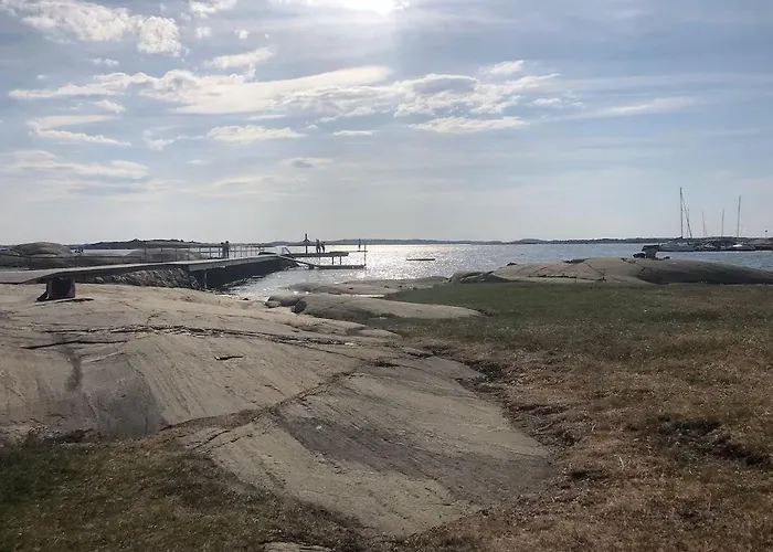 Villa House By The Sea, Naeset