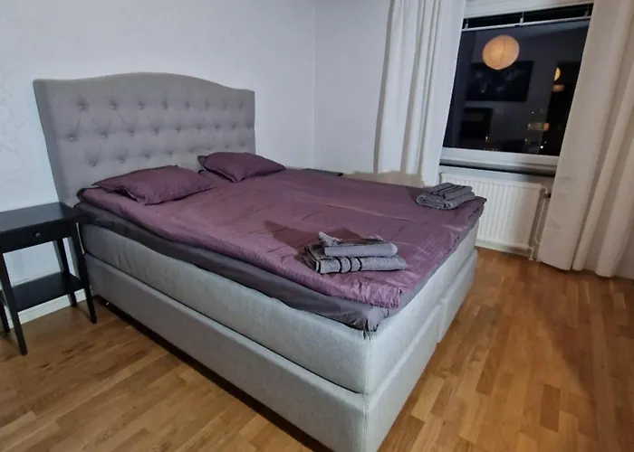 En Nyrenoverad Laegenhet Med 2 Sovrum Apartament *