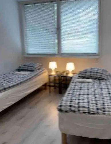 Hus Med 12 Baeddar Naera Och Gratis Parkering