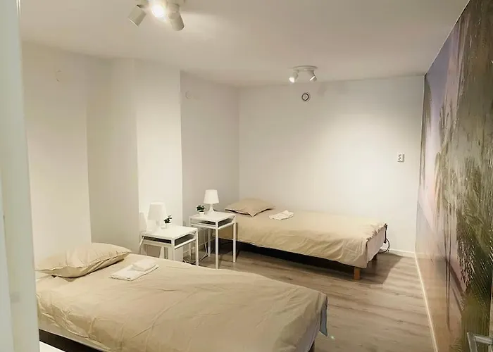 Hus Med 12 Baeddar Naera Och Gratis Parkering Goteborg