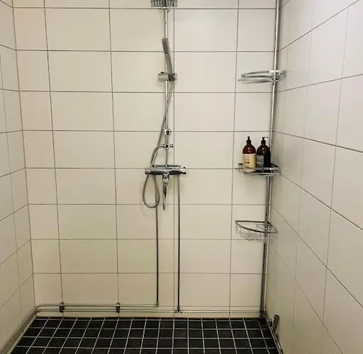 Hus Med 12 Baeddar Naera Och Gratis Parkering