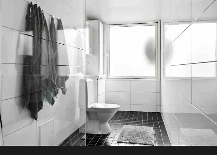 Hus Med 12 Baeddar Naera Och Gratis Parkering Villa