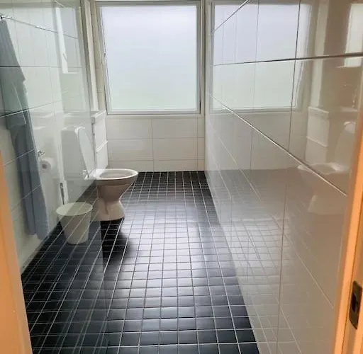 Hus Med 12 Baeddar Naera Och Gratis Parkering * Göteborg