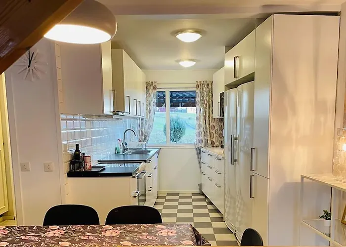 Villa Hus Med 12 Baeddar Naera Och Gratis Parkering