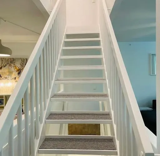 Hus Med 12 Baeddar Naera Och Gratis Parkering *