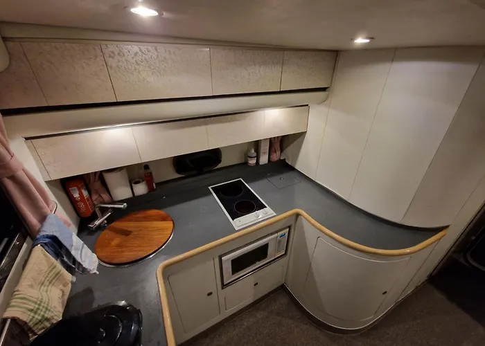 Πλωτό κατάλυμα Prinsessan I Lilla Bommen