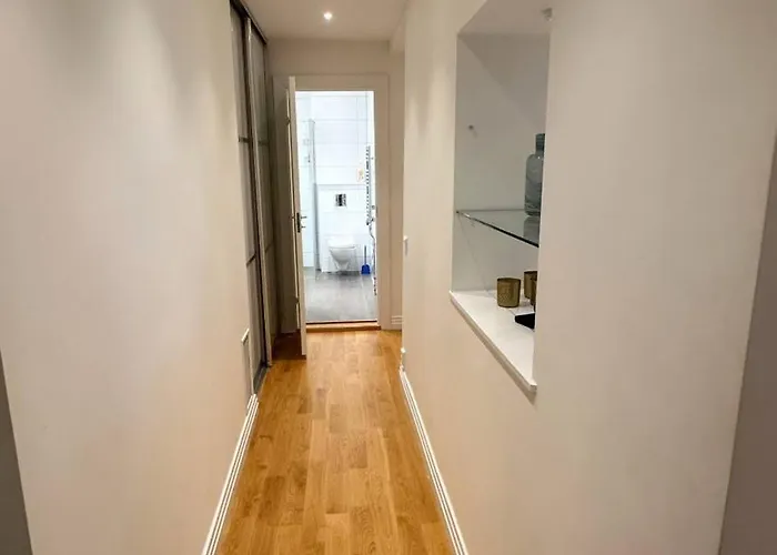 Spacious 3br At Vasaplatsen Apartment